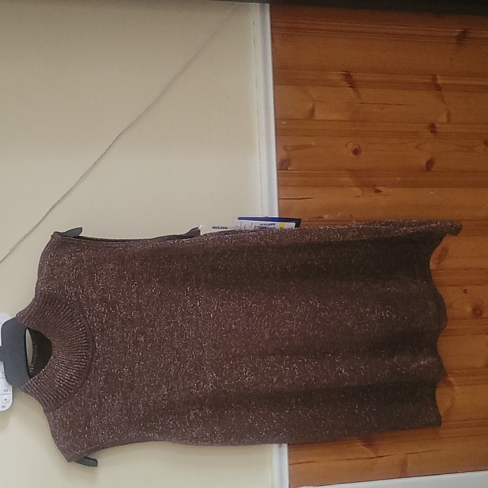 NYGARD SLEEVELESS TOP
